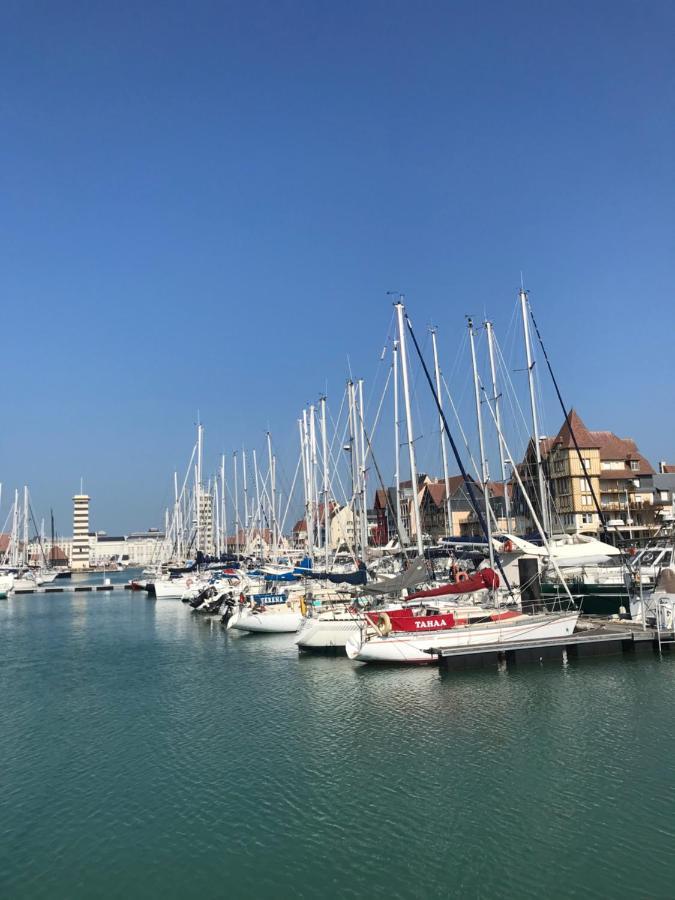 Le Pullman Apartment Deauville Bagian luar foto